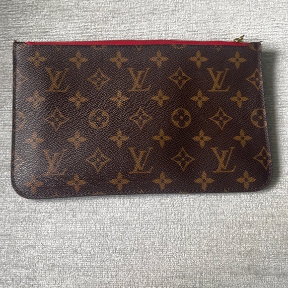 Louis Vuitton Neverfull Pochette Clutch - Picture 2 of 4